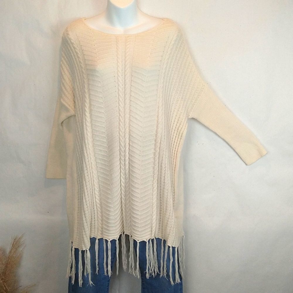 West bound Women Boho oversized textured cream sweater with fringe ( M )
